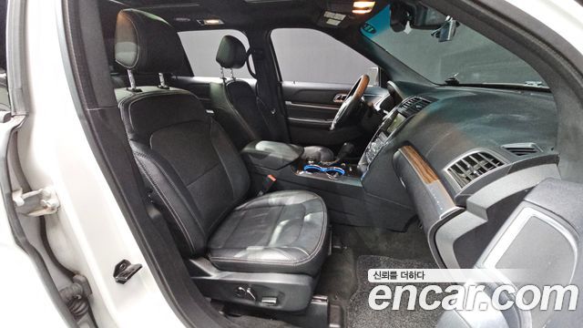 Ford Explorer 2.3 Limited 4WD 5th 2016 — фото 11