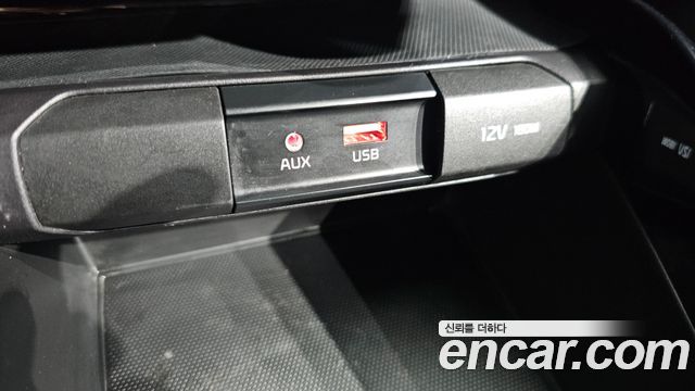 Kia Stonic 1.4 Trendy 2020 — фото 12