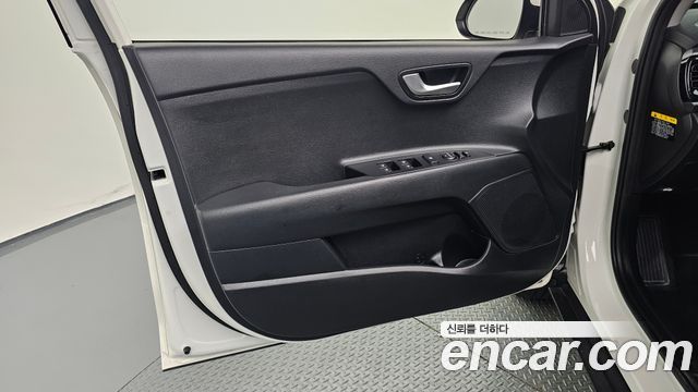 Kia Stonic 1.4 Trendy 2020 — фото 24
