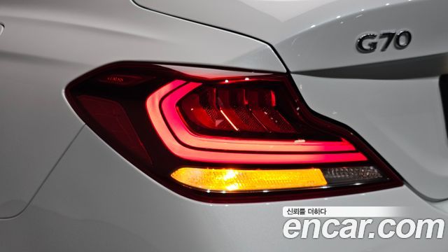 Genesis G70 2.0T Elite 2020 — фото 23