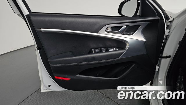 Genesis G70 2.0T Elite 2020 — фото 24