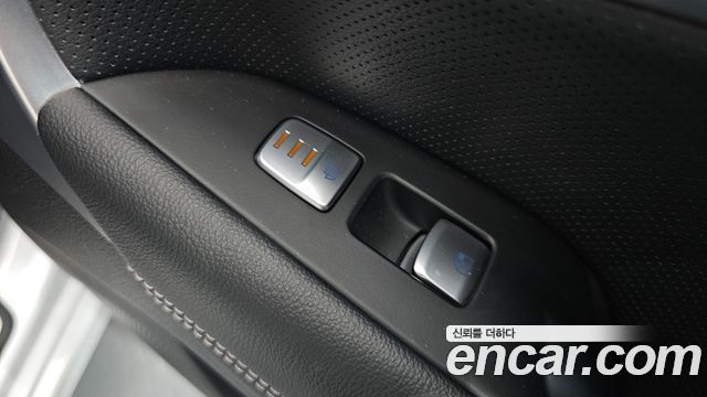 Genesis G70 2.0T Elite 2020 — фото 31
