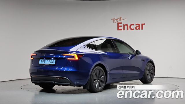 Tesla Model 3 RWD 2025 — фото 2
