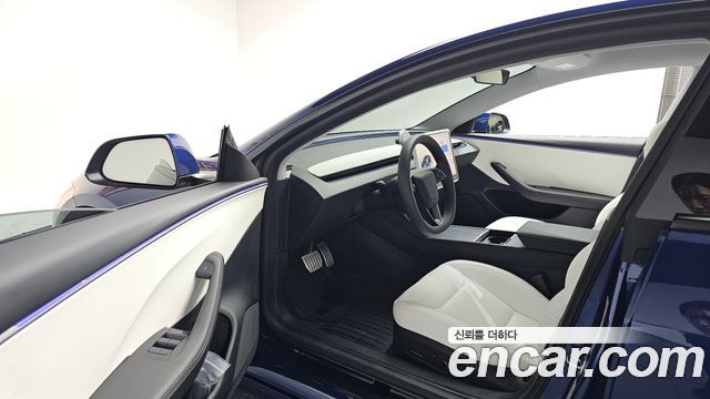 Tesla Model 3 RWD 2025 — фото 10