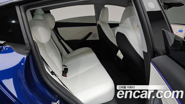 Tesla Model 3 RWD 2025 — фото 12