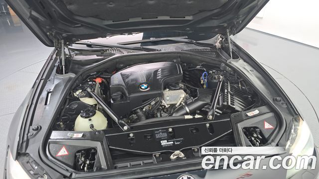 BMW 5 Series (F10) 528i 2013 — фото 6