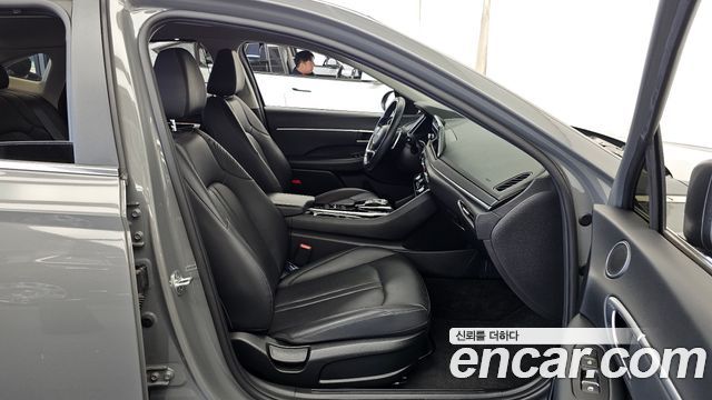 Hyundai Sonata (DN8) 2.0 Premium Family 2021 — фото 11