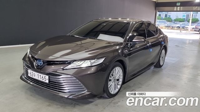 Toyota Camry (XV70) 2.5 XLE Hybrid 2018 — фото 1