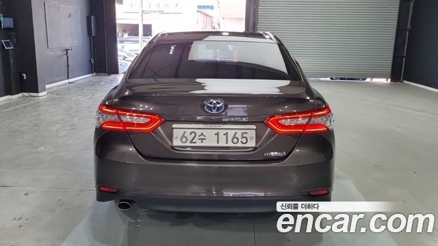 Toyota Camry (XV70) 2.5 XLE Hybrid 2018 — фото 4