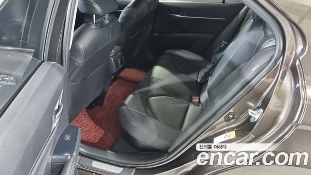Toyota Camry (XV70) 2.5 XLE Hybrid 2018 — фото 10