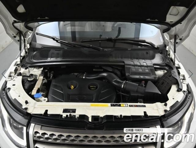 Land Rover Range Rover Evoque 2.0 Si4 HSE 2017 — фото 6