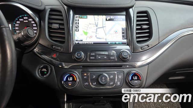 Chevrolet Impala 2.5 Premier 2018 — фото 15