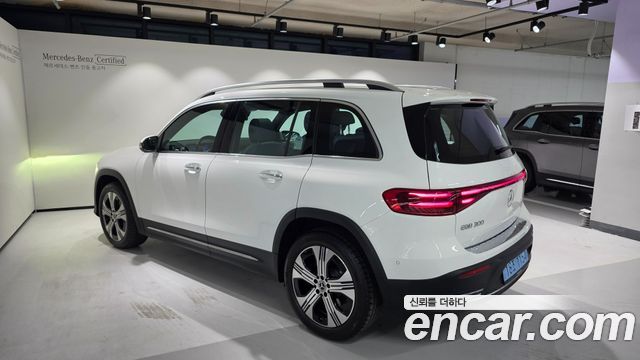 Mercedes-Benz EQB (X243) EQB300 4MATIC Progressive 2026 — фото 3