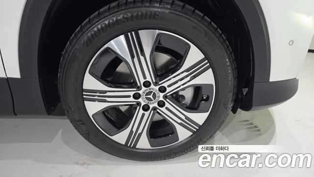 Mercedes-Benz EQB (X243) EQB300 4MATIC Progressive 2026 — фото 5