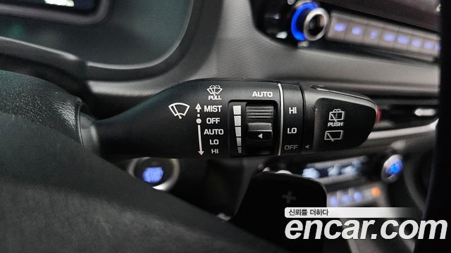 Hyundai Kona Hybrid Inspiration 2023 — фото 32
