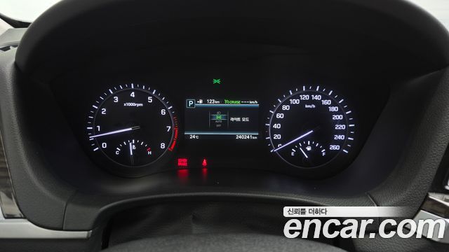 Genesis G80 3.3 GDI AWD Luxury 2017 — фото 8