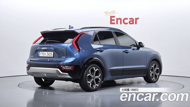 Kia Niro Signature 2022 — фото 2