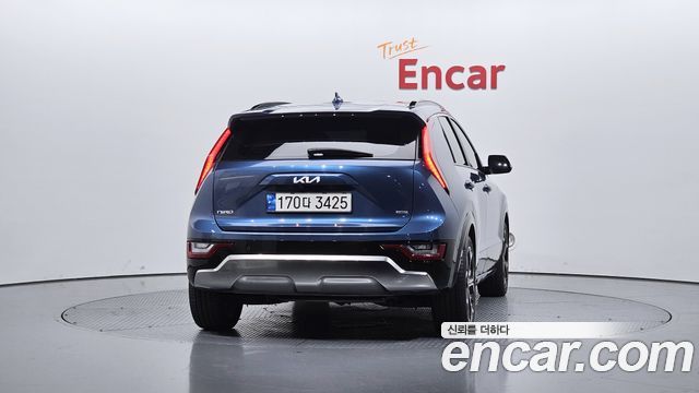 Kia Niro Signature 2022 — фото 4