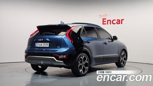Kia Niro Signature 2022 — фото 2