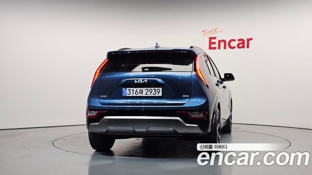 Kia Niro Signature 2022 — фото 4