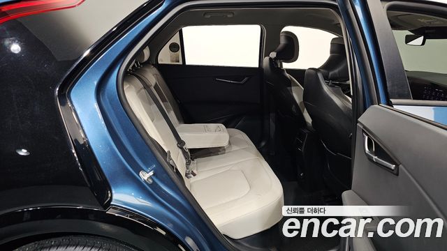 Kia Niro Signature 2022 — фото 12