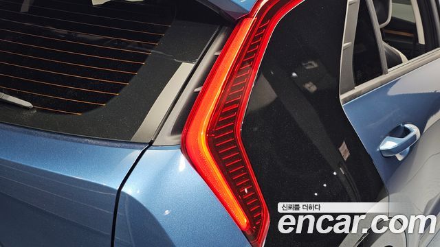 Kia Niro Signature 2022 — фото 23