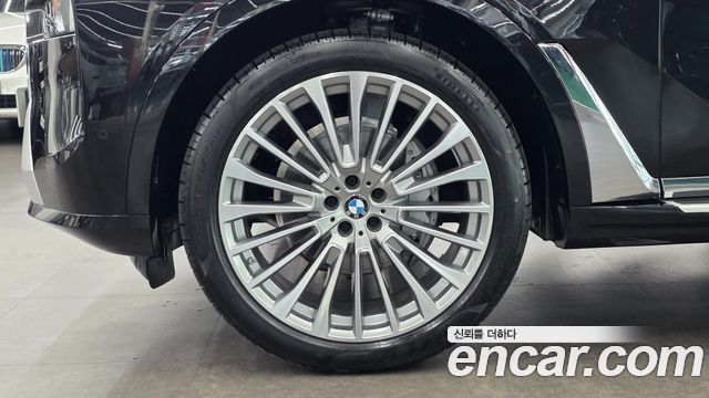 BMW X7 (G07) xDrive 40i Design Pure Excellence 6-Seater 2026 — фото 5