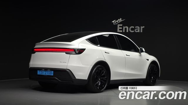 Tesla Model Y Long Range AWD 2025 — фото 2