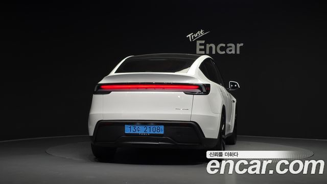 Tesla Model Y Long Range AWD 2025 — фото 4