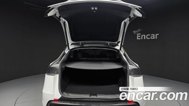 Tesla Model Y Long Range AWD 2025 — фото 20