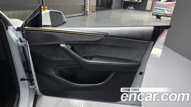 Tesla Model Y Long Range AWD 2025 — фото 25