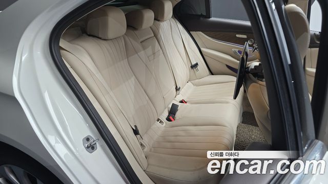 Mercedes-Benz E-Class (W213) E300 4MATIC Exclusive 2020 — фото 12