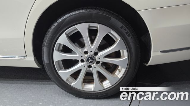 Mercedes-Benz E-Class (W213) E300 4MATIC Exclusive 2020 — фото 21