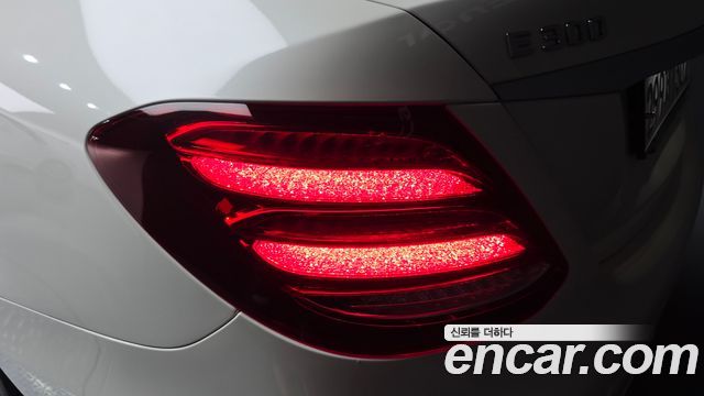Mercedes-Benz E-Class (W213) E300 4MATIC Exclusive 2020 — фото 23