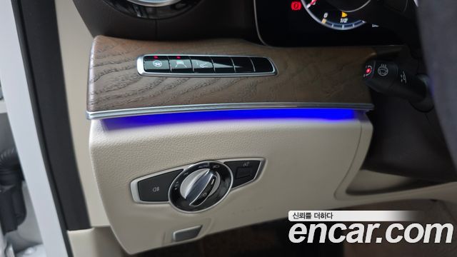 Mercedes-Benz E-Class (W213) E300 4MATIC Exclusive 2020 — фото 27
