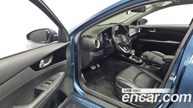Kia K3 (II) 1.6 Prestige 2023 — фото 10