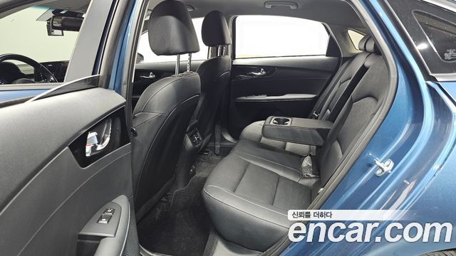 Kia K3 (II) 1.6 Prestige 2023 — фото 12