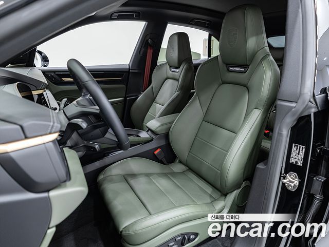 Porsche Macan EV 4S 2025 — фото 10