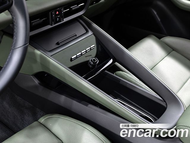 Porsche Macan EV 4S 2025 — фото 16