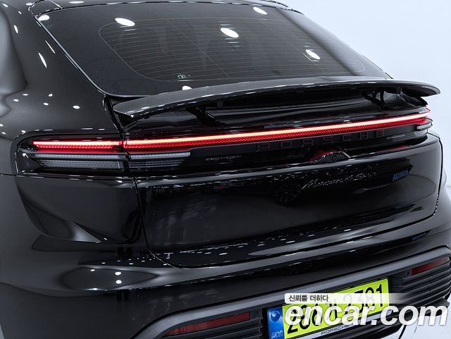 Porsche Macan EV 4S 2025 — фото 23