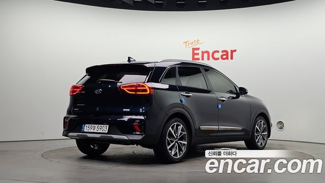 Kia Niro 1.6 HEV Noblesse Special 2020 — фото 2