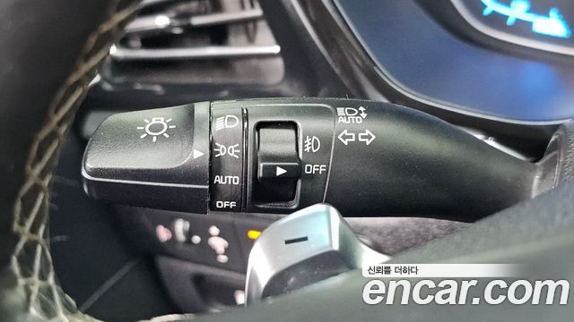 Kia Niro 1.6 HEV Noblesse Special 2020 — фото 16