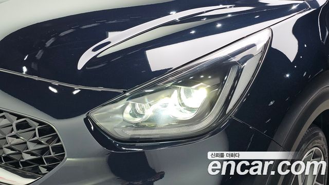 Kia Niro 1.6 HEV Noblesse Special 2020 — фото 22