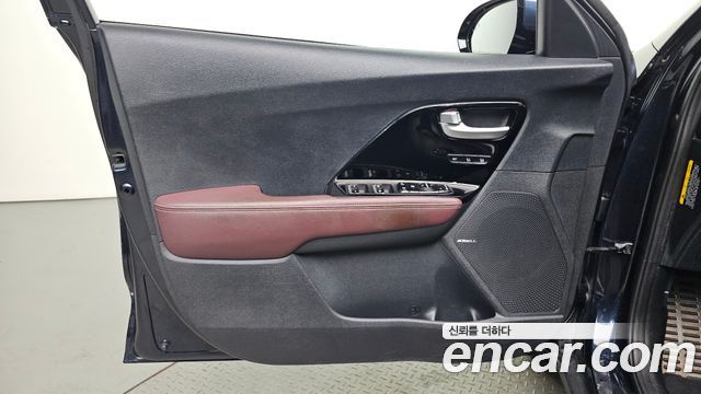 Kia Niro 1.6 HEV Noblesse Special 2020 — фото 24