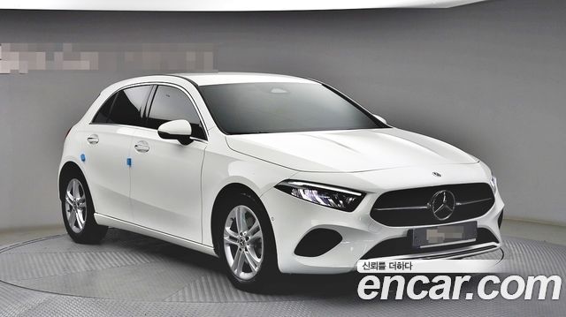 Mercedes-Benz A-Class (W177) A220 Hatchback 2024 — фото 2