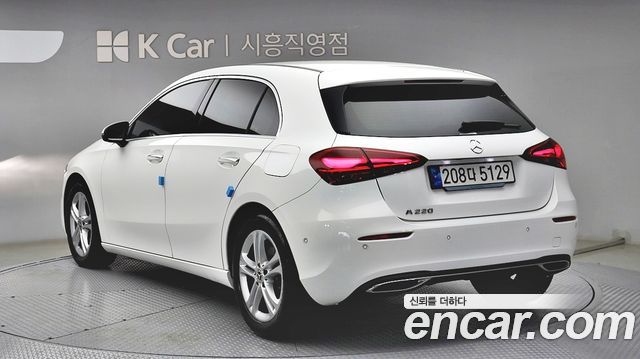 Mercedes-Benz A-Class (W177) A220 Hatchback 2024 — фото 4