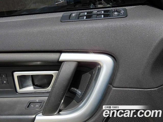 Land Rover Discovery Sport 2.0 TD4 HSE Luxury 2016 — фото 15