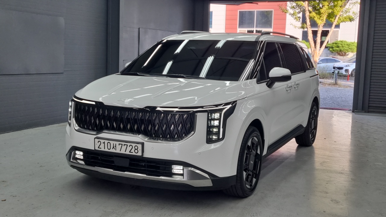 Kia Carnival (IV) HEV 9seater Nobless 2025 — фото 1
