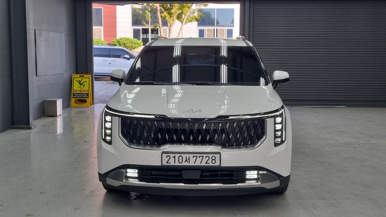 Kia Carnival (IV) HEV 9seater Nobless 2025 — фото 3