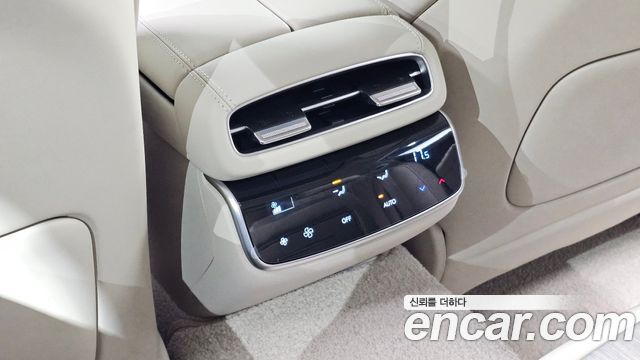 Genesis G80 (RG3) Gasoline 2.5 Turbo AWD 2025 — фото 32